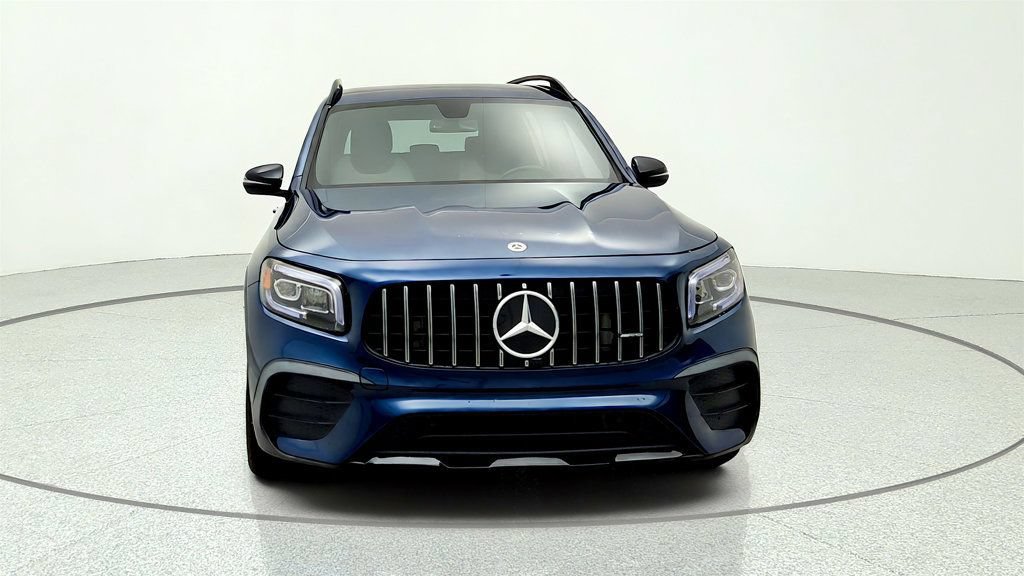 Used 2023 Mercedes-Benz GLB 35 AMG 4MATIC image 2