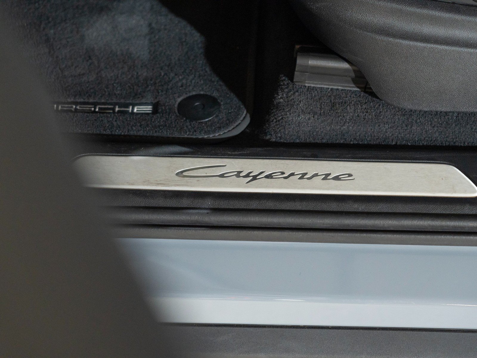 Used 2026 Porsche Cayenne AWD/4WD image 12