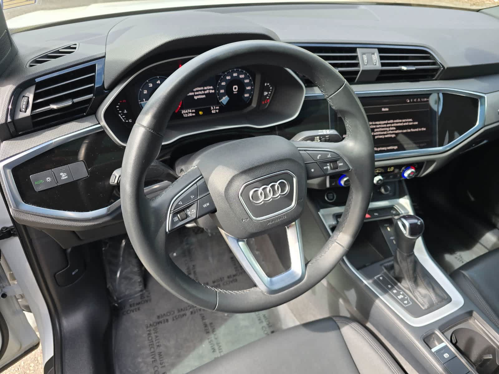 Used 2023 Audi Q3 2.0T Premium w/ Convenience Package AWD/4WD image 2