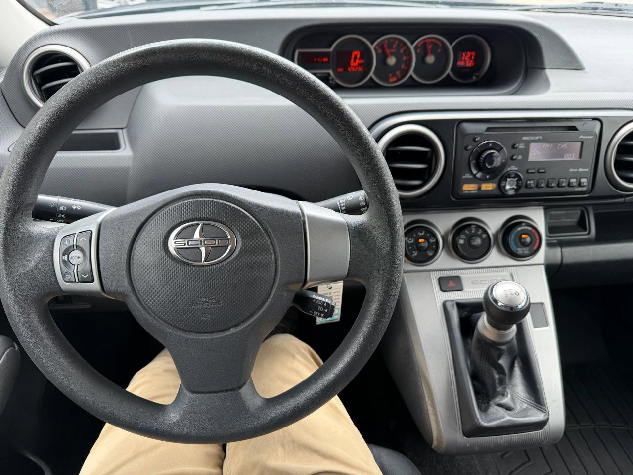 Used 2012 Scion xB FWD image 22