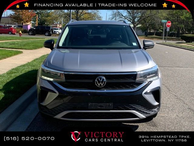 Used 2023 Volkswagen Taos SE image 2