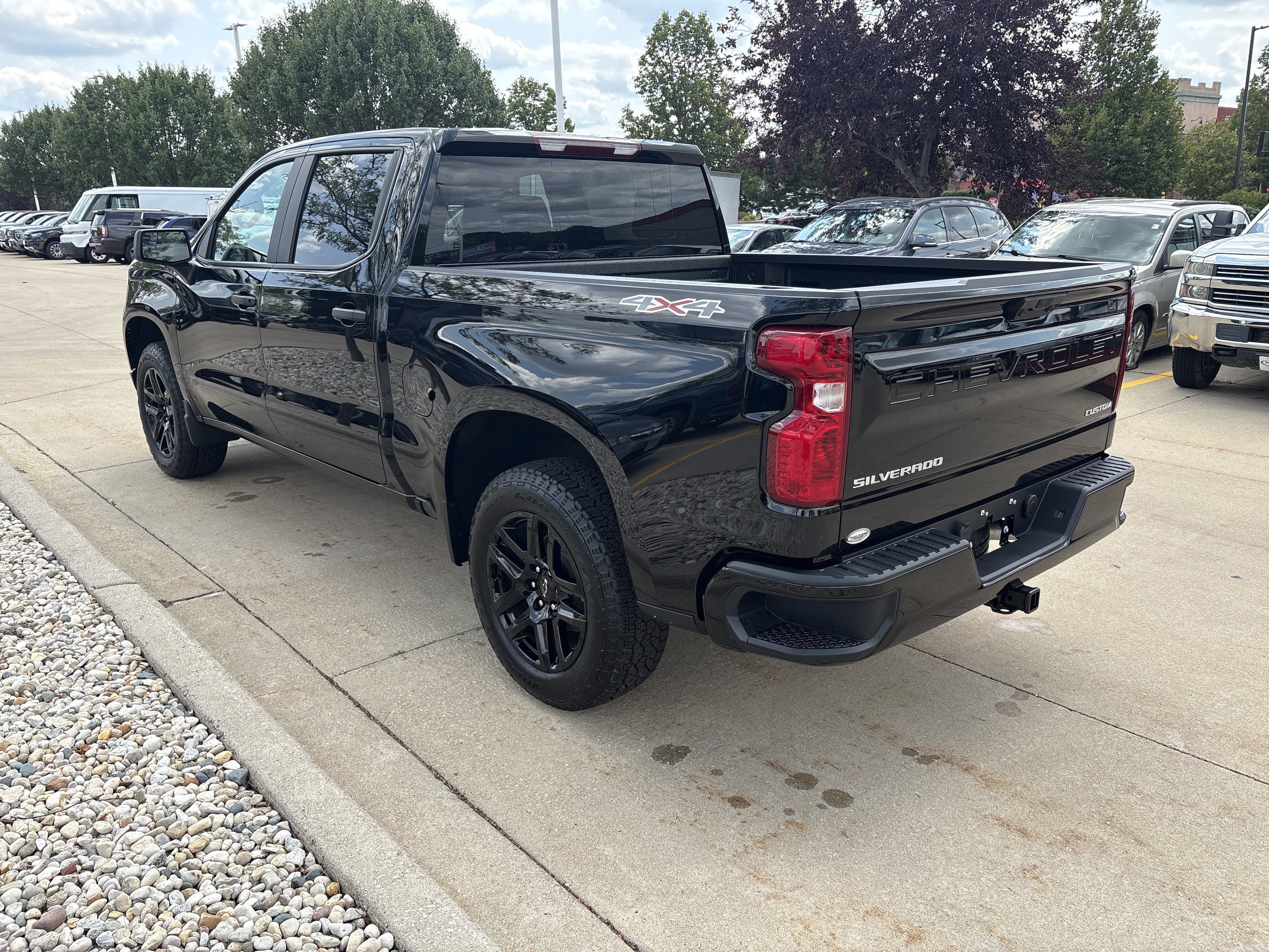 New 2026 Chevrolet Silverado 1500 Custom w/ Turbomax Blackout Package AWD/4WD image 11
