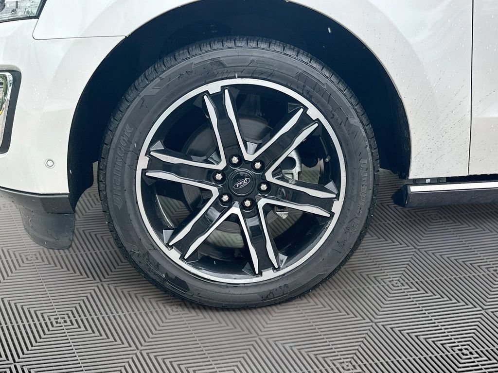 Used 2019 Ford Expedition Limited w/ Special Edition Package AWD/4WD image 36