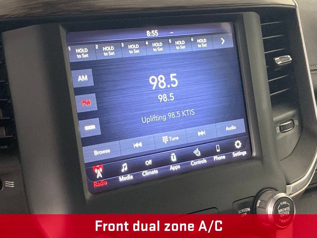 Used 2019 RAM 1500 Laramie AWD/4WD image 3