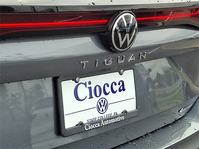 New 2025 Volkswagen Tiguan SE image 22