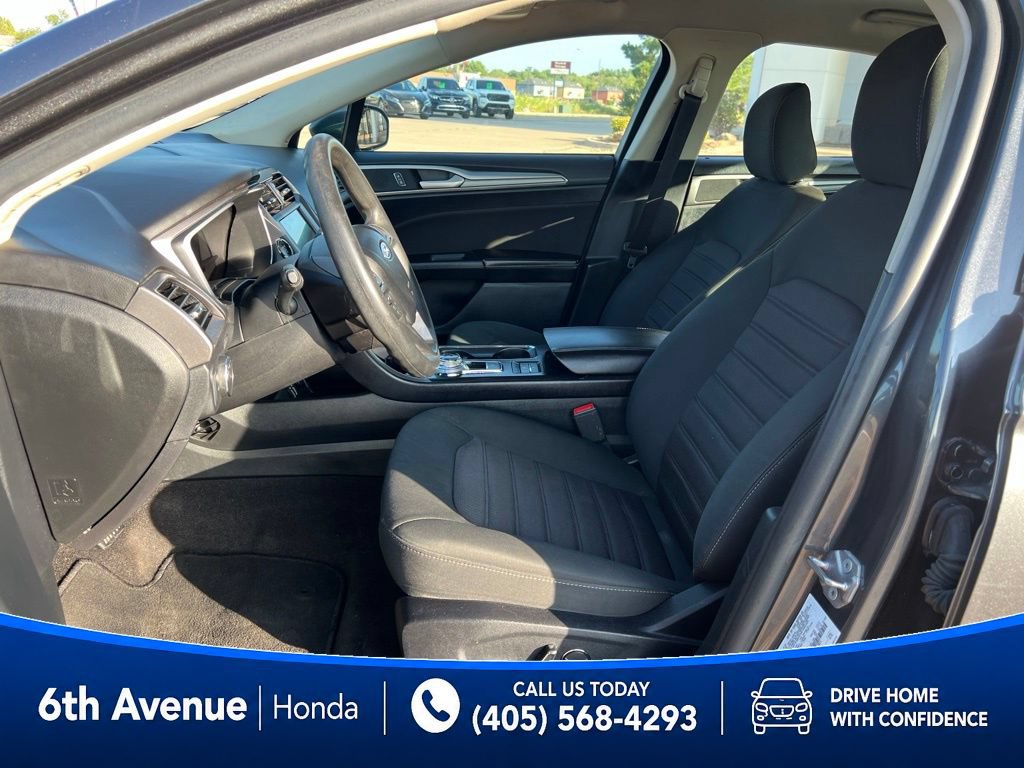 Used 2020 Ford Fusion SE FWD image 23
