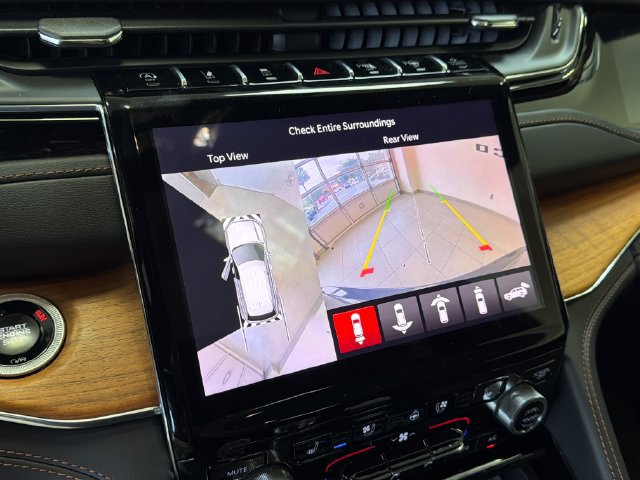Used 2025 Jeep Grand Cherokee Summit AWD/4WD image 24