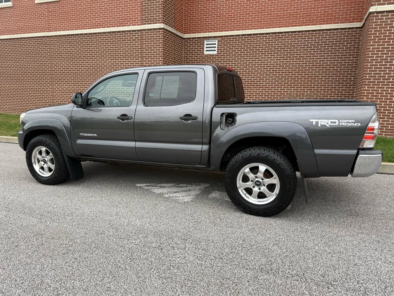 Used 2013 Toyota Tacoma 4x4 Double Cab w/ TRD Off-Road Pkg image 10