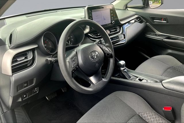 Used 2020 Toyota C-HR LE FWD image 15