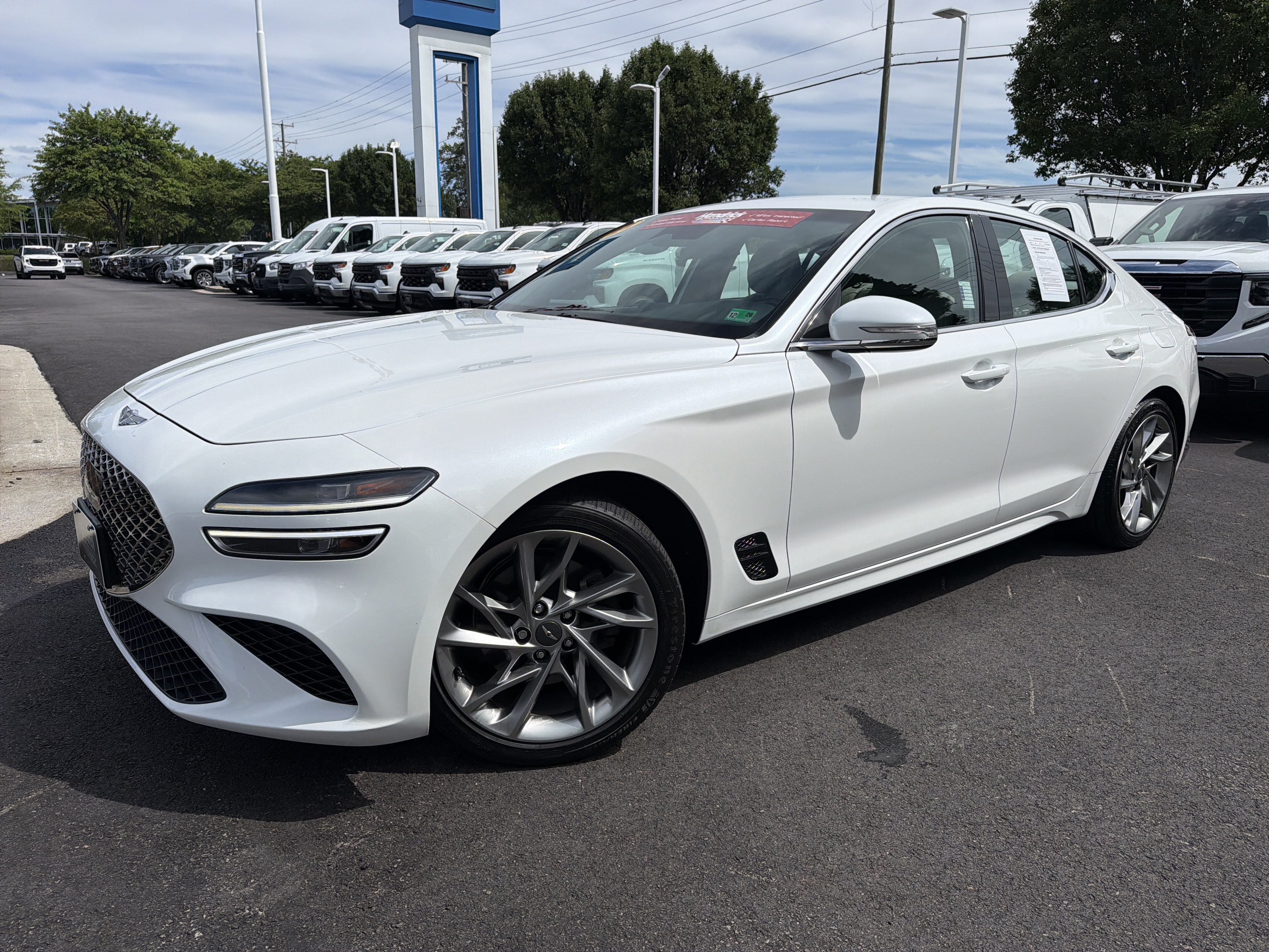Used 2022 Genesis G70 2.0T AWD/4WD image 5