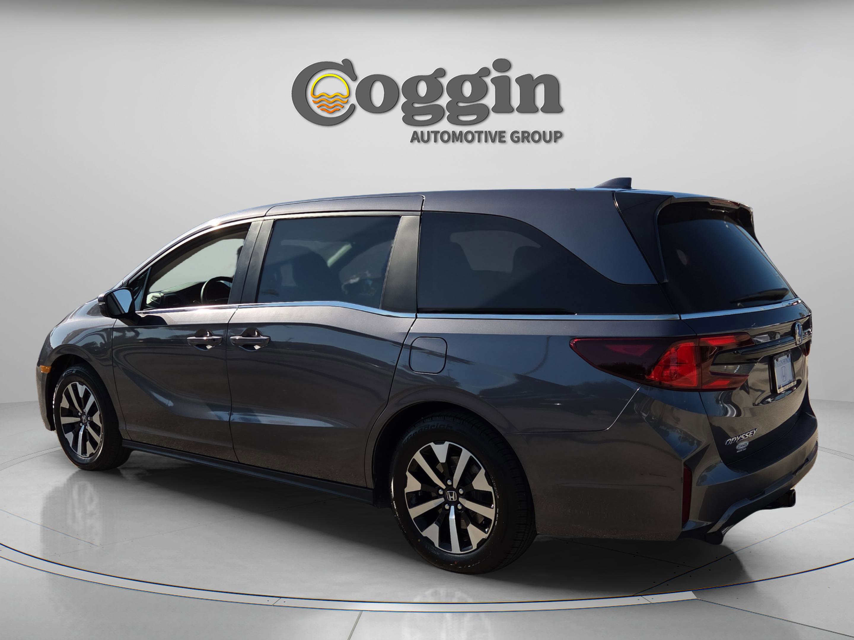 Certified 2025 Honda Odyssey EX-L image 4