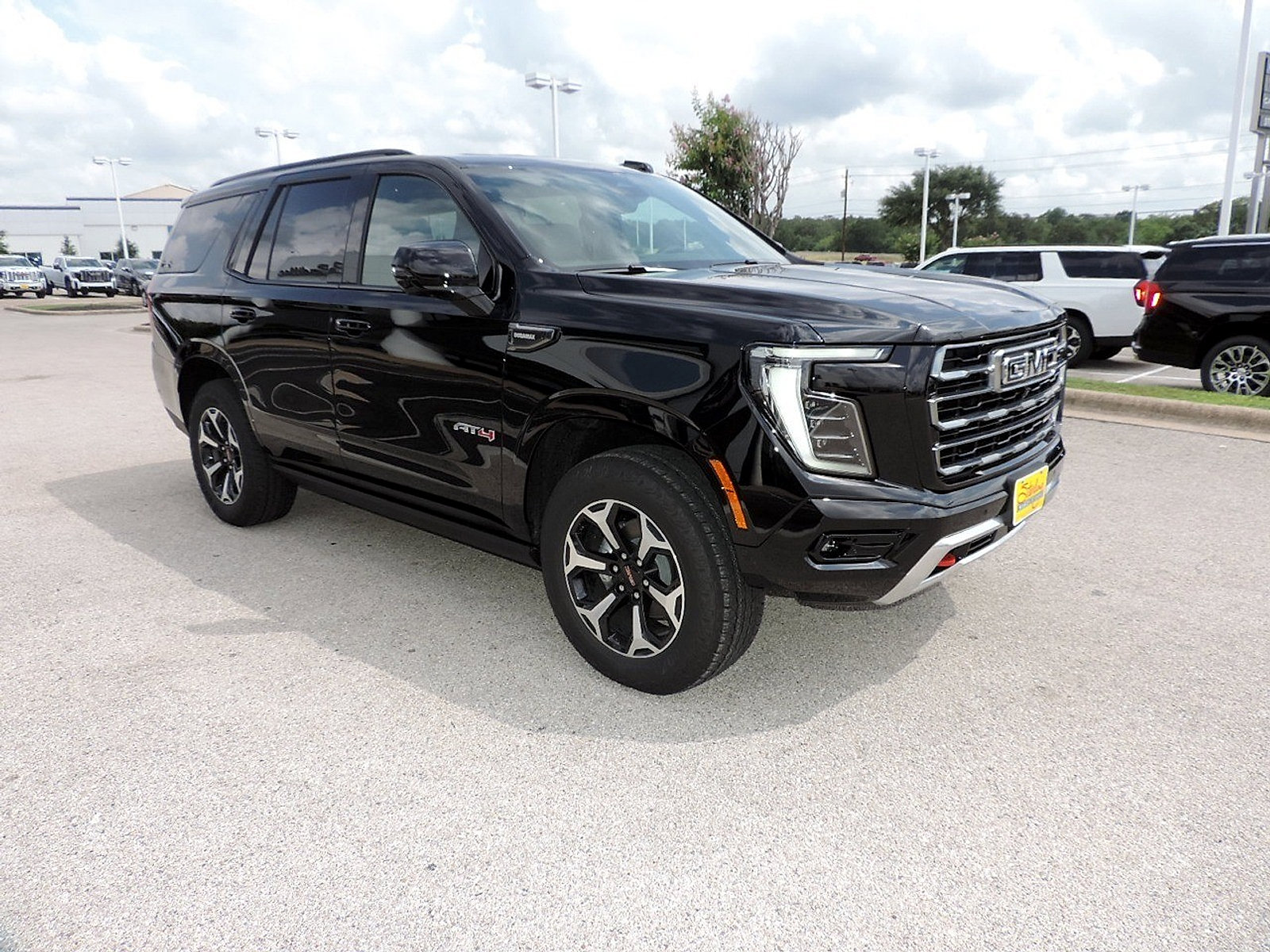 New 2026 GMC Yukon AT4 w/ AT4 Premium Plus Package AWD/4WD image 3