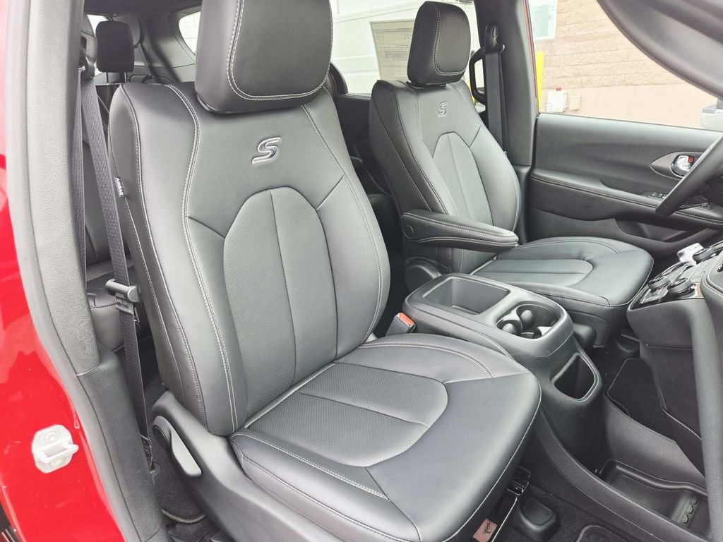 New 2026 Chrysler Pacifica Select image 17