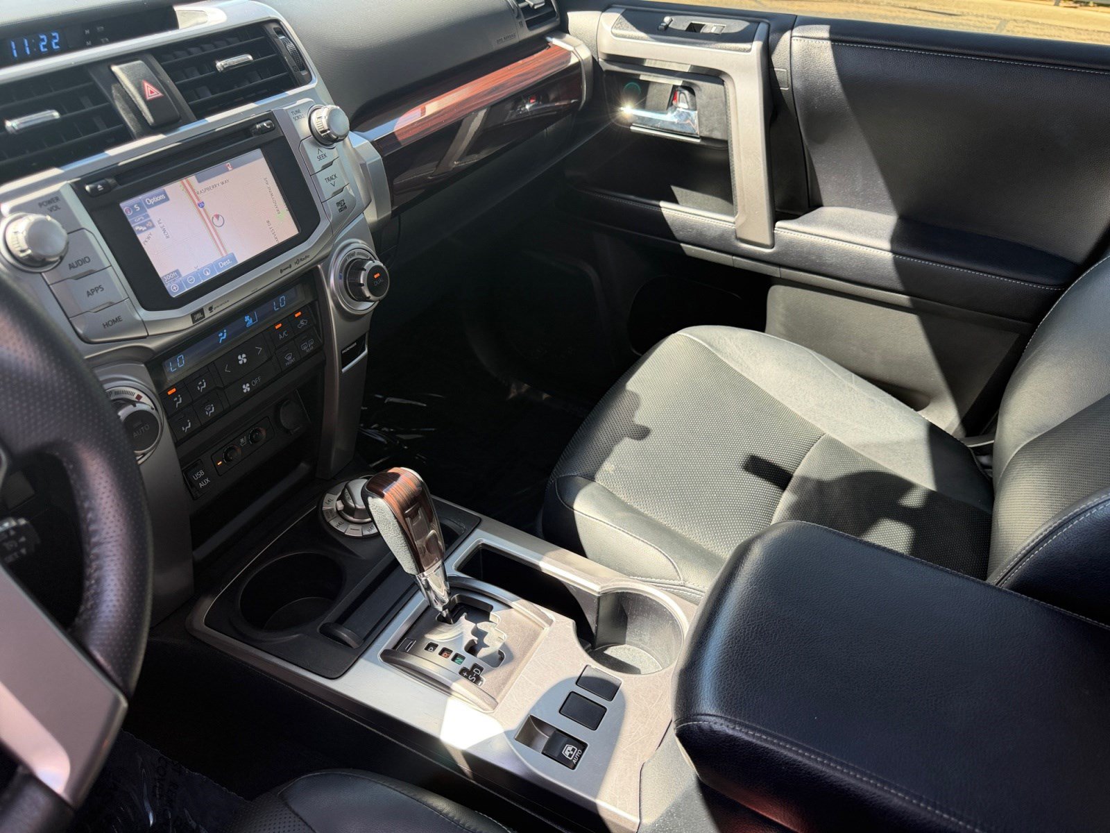 Used 2019 Toyota 4Runner Limited w/ Four Season Floor Mat Package AWD/4WD image 15