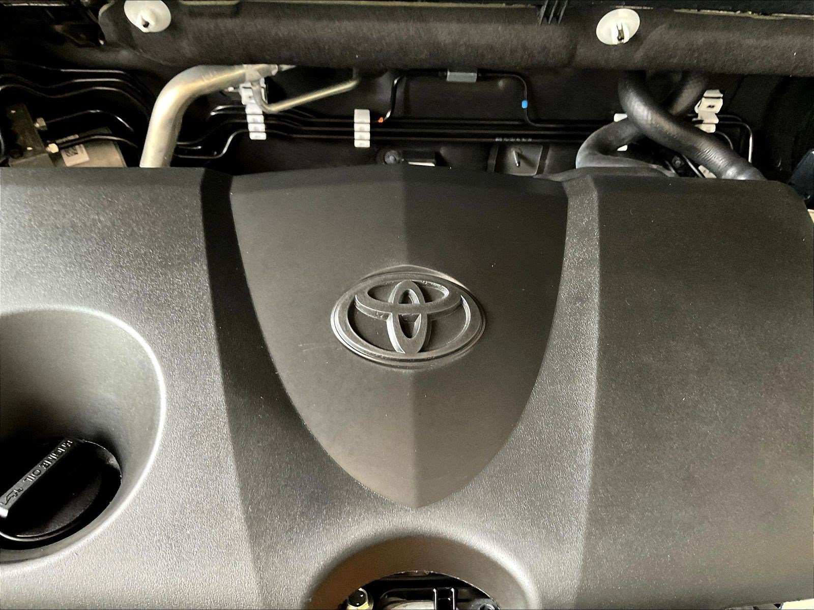 Used 2024 Toyota RAV4 XLE Premium FWD image 31
