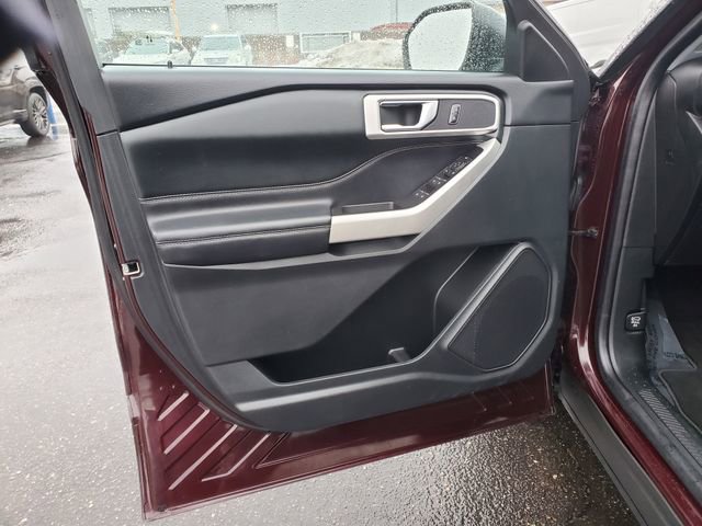 Used 2022 Ford Explorer XLT image 9