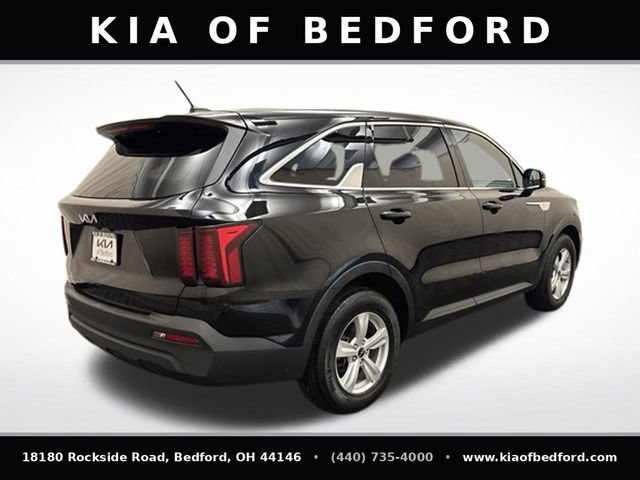 Certified 2023 Kia Sorento LX FWD image 6