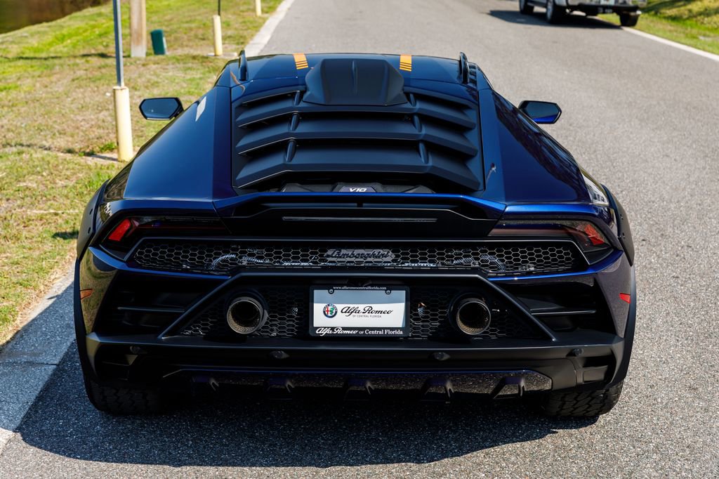 Used 2023 Lamborghini Huracan Sterrato image 4