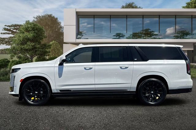 Certified 2023 Cadillac Escalade ESV Sport Platinum w/ LPO, ONYX Package AWD/4WD image 7