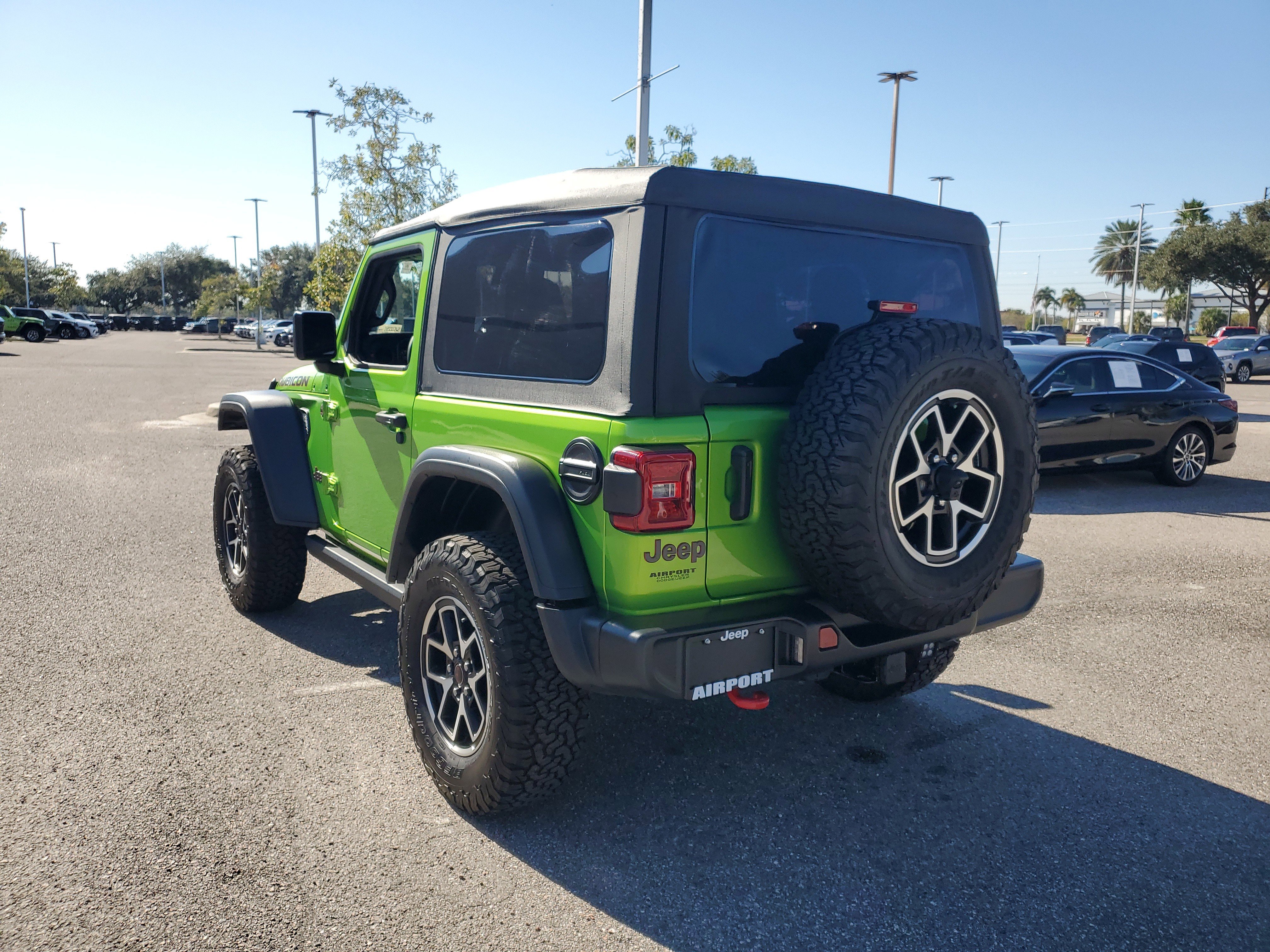 Used 2025 Jeep Wrangler Rubicon image 3