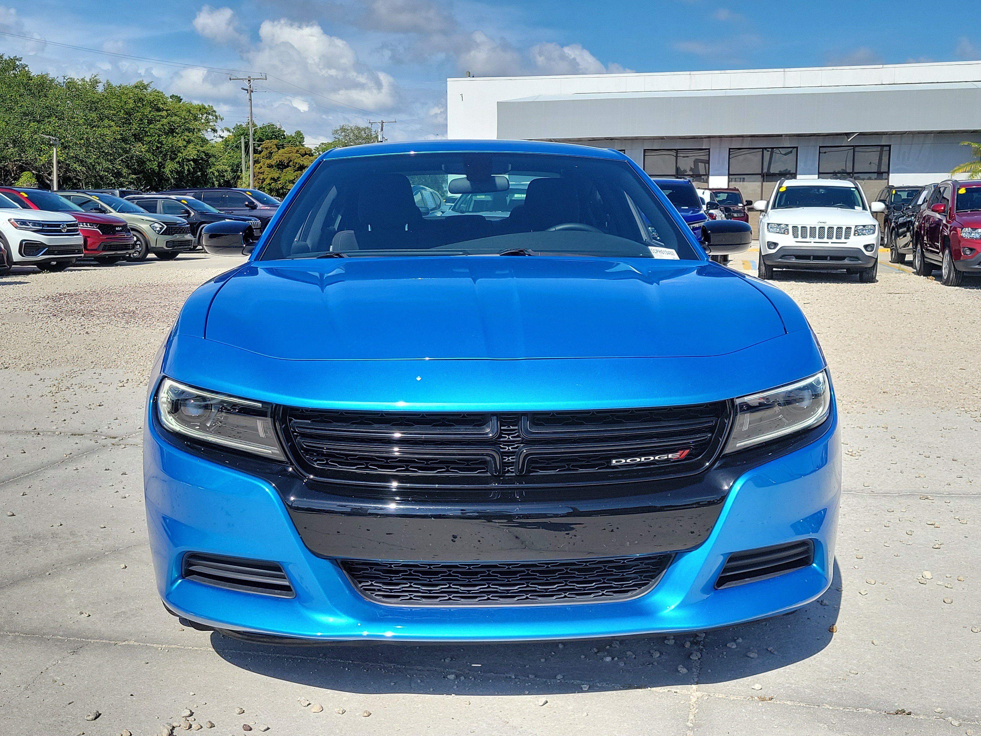 Used 2023 Dodge Charger SXT w/ Blacktop Package RWD image 2