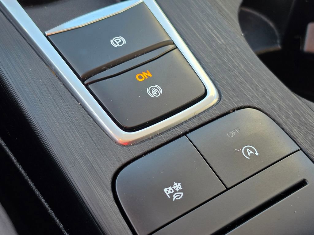 Used 2021 Ford Escape SE w/ SE Sport Appearance Package image 21