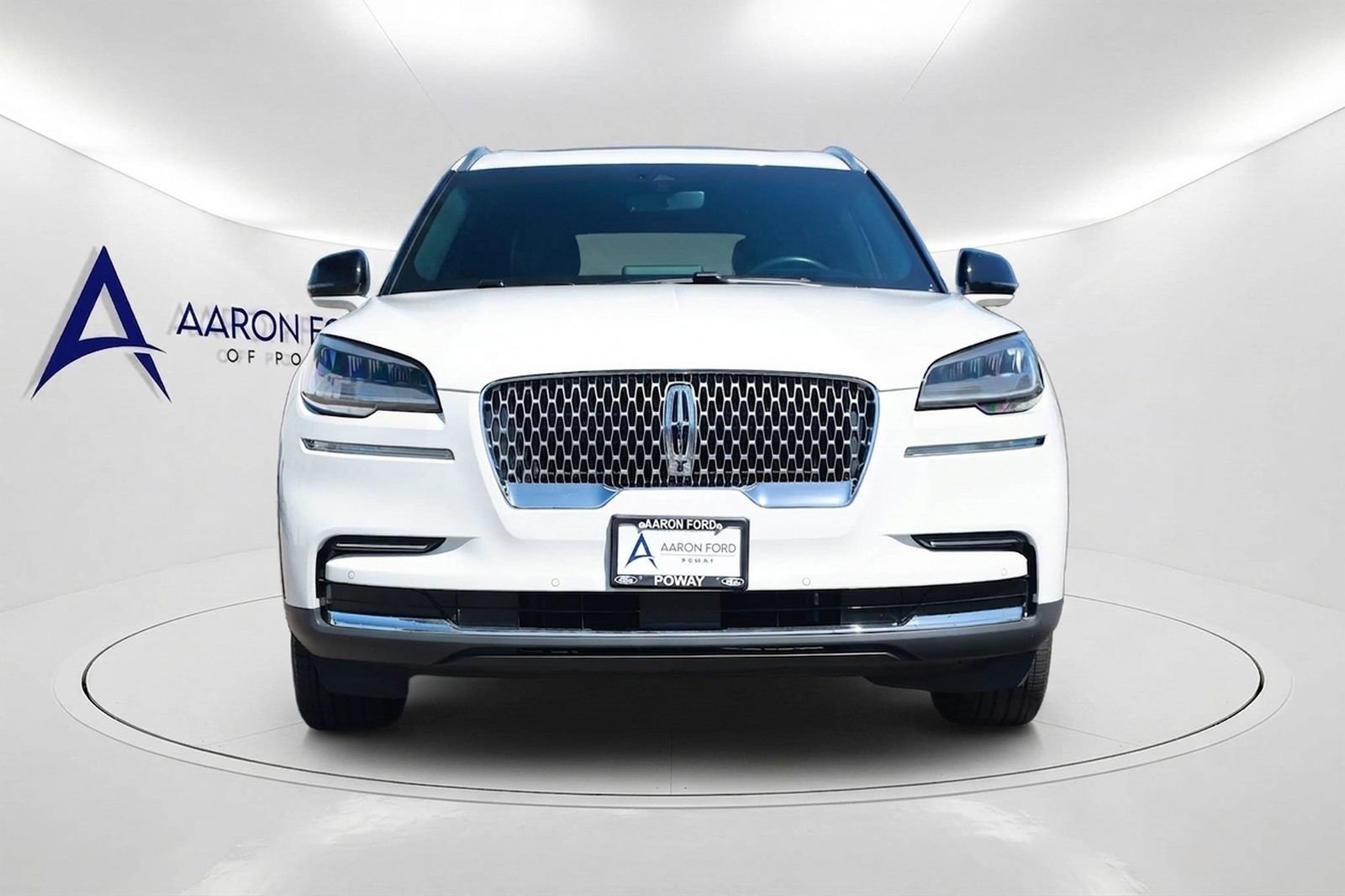 Used 2024 Lincoln Aviator Reserve w/ Equipment Group 201A RWD image 2