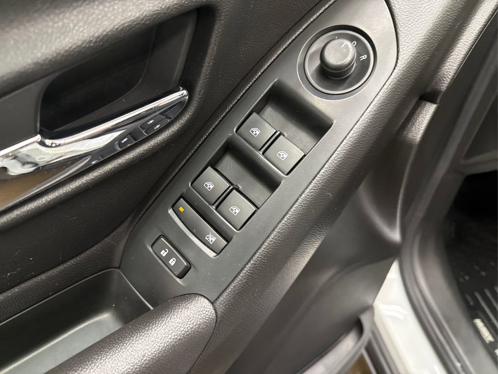 Used 2018 Chevrolet Trax LS image 31