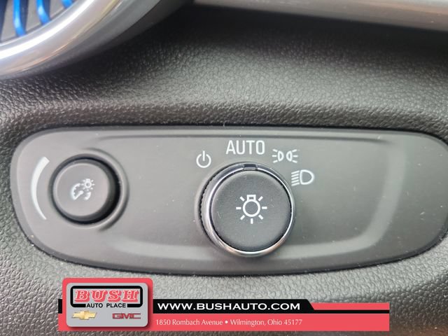 Used 2025 Chevrolet Trax LT FWD image 16