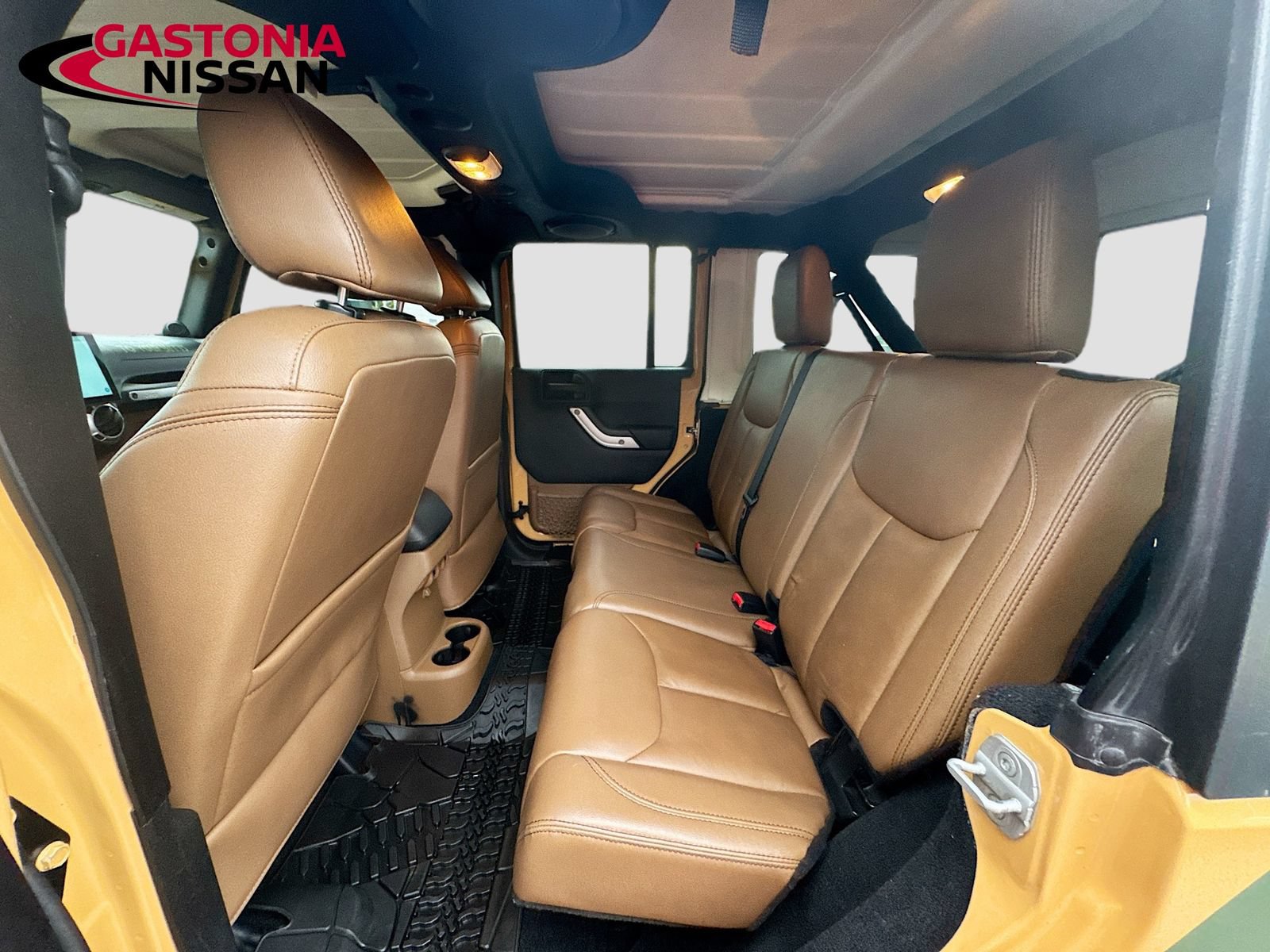 Used 2013 Jeep Wrangler Unlimited Sahara w/ Connectivity Group AWD/4WD image 33