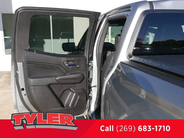 Used 2024 GMC Canyon Elevation w/ Elevation Premium Package AWD/4WD image 17