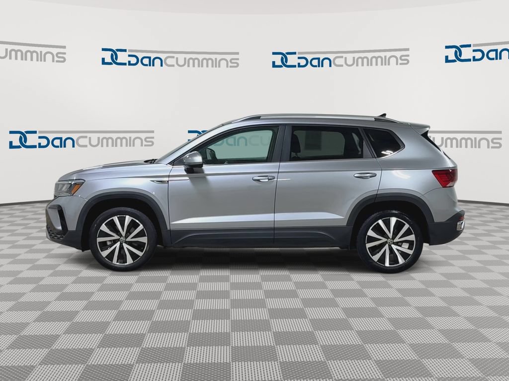 Used 2024 Volkswagen Taos SE FWD image 5