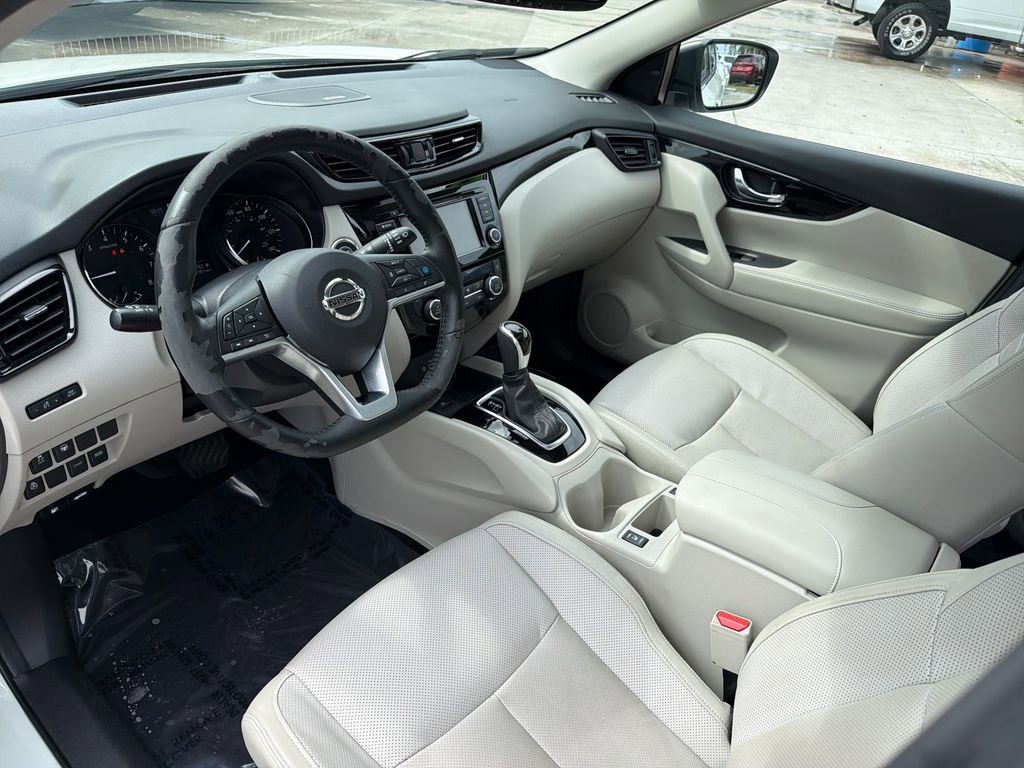 Used 2021 Nissan Rogue Sport SL w/ Premium Package FWD image 14