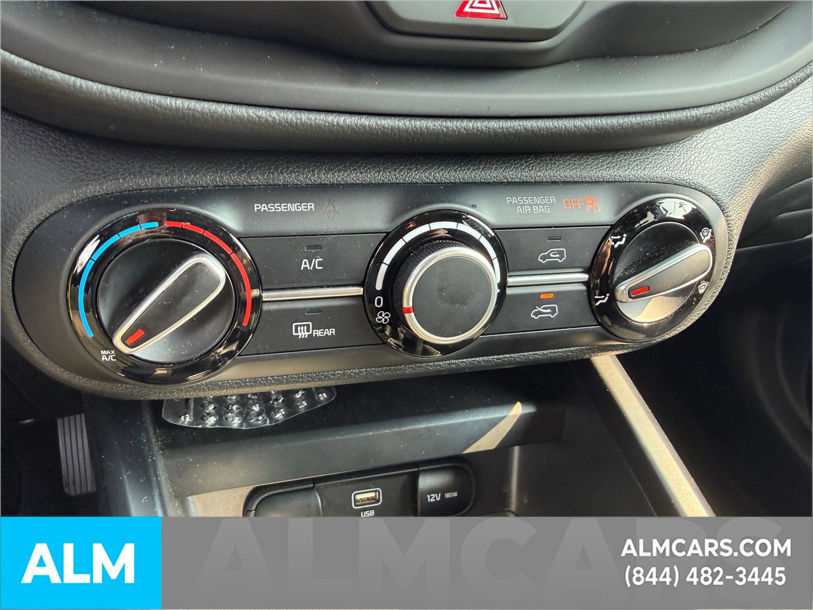 Used 2025 Kia Soul LX w/ LX Technology Package FWD image 16
