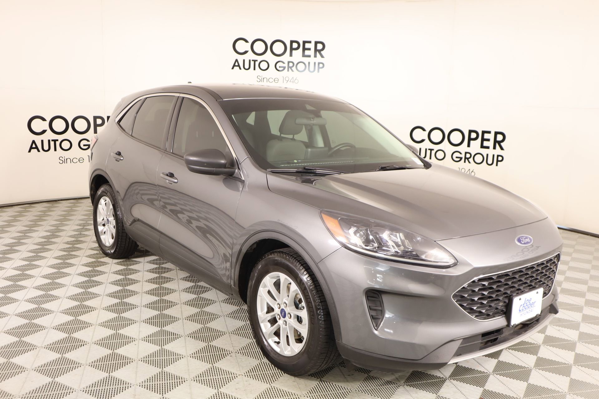 Used 2022 Ford Escape SE w/ Convenience Package image 1