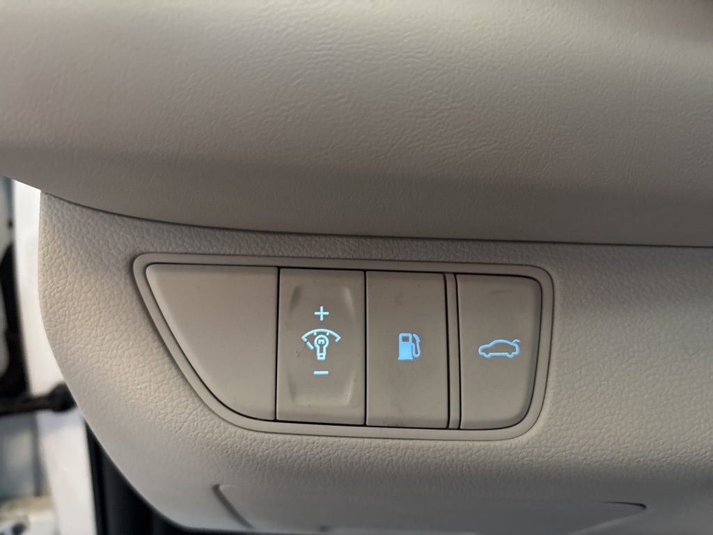 Used 2025 Genesis G70 2.5T image 20