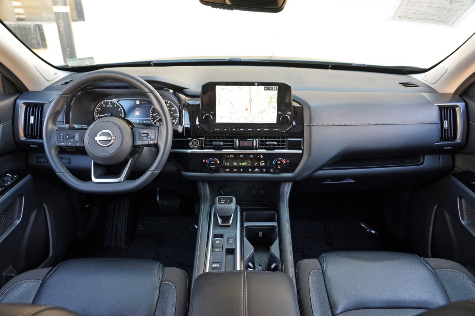 Used 2023 Nissan Pathfinder SL w/ SL Premium Package FWD image 12
