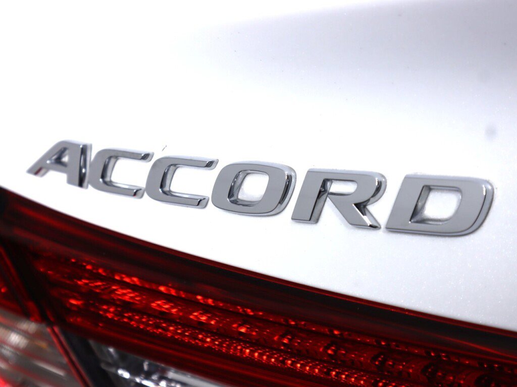 Used 2021 Honda Accord Touring image 40