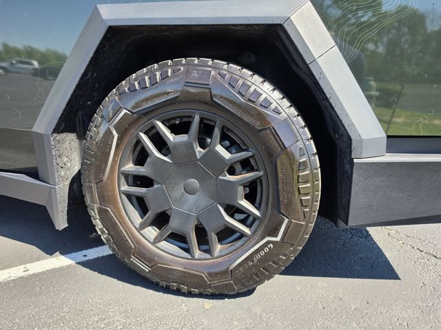 Used 2024 Tesla Cybertruck Cyberbeast AWD/4WD image 11