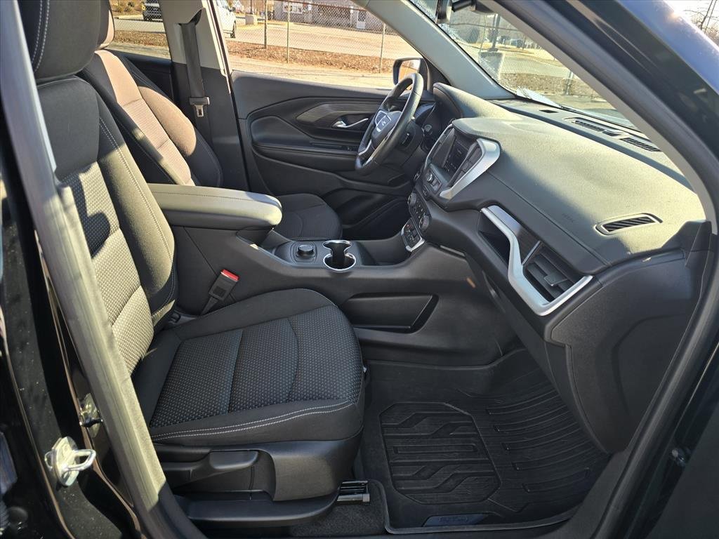 Used 2024 GMC Terrain SLE image 14