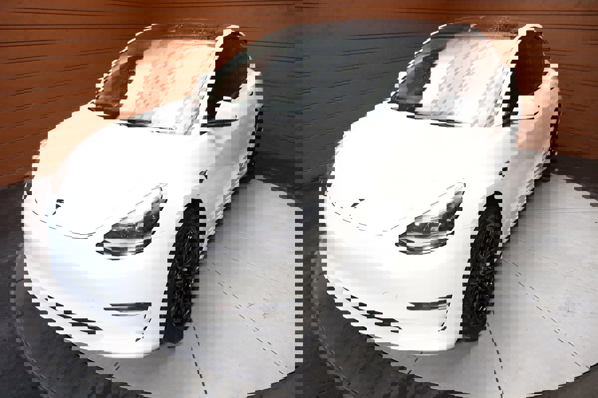 Used 2023 Tesla Model 3 Standard Range image 5