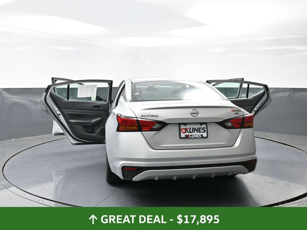 Used 2024 Nissan Altima 2.5 SV image 58