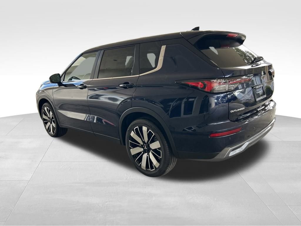 New 2026 Mitsubishi Outlander SE image 4