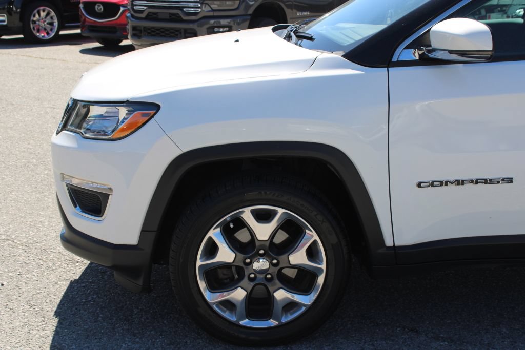Used 2018 Jeep Compass Limited w/ Safe & Security Group AWD/4WD image 7