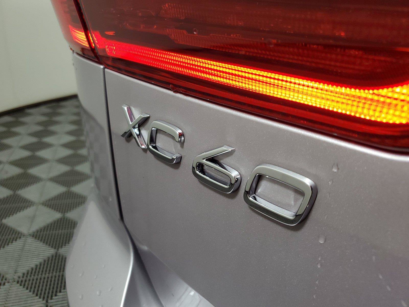 New 2026 Volvo XC60 B5 Plus w/ Climate Package AWD/4WD image 8