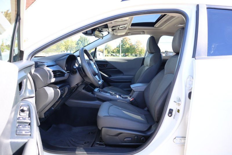 Used 2024 Subaru Crosstrek 2.0i Premium image 9