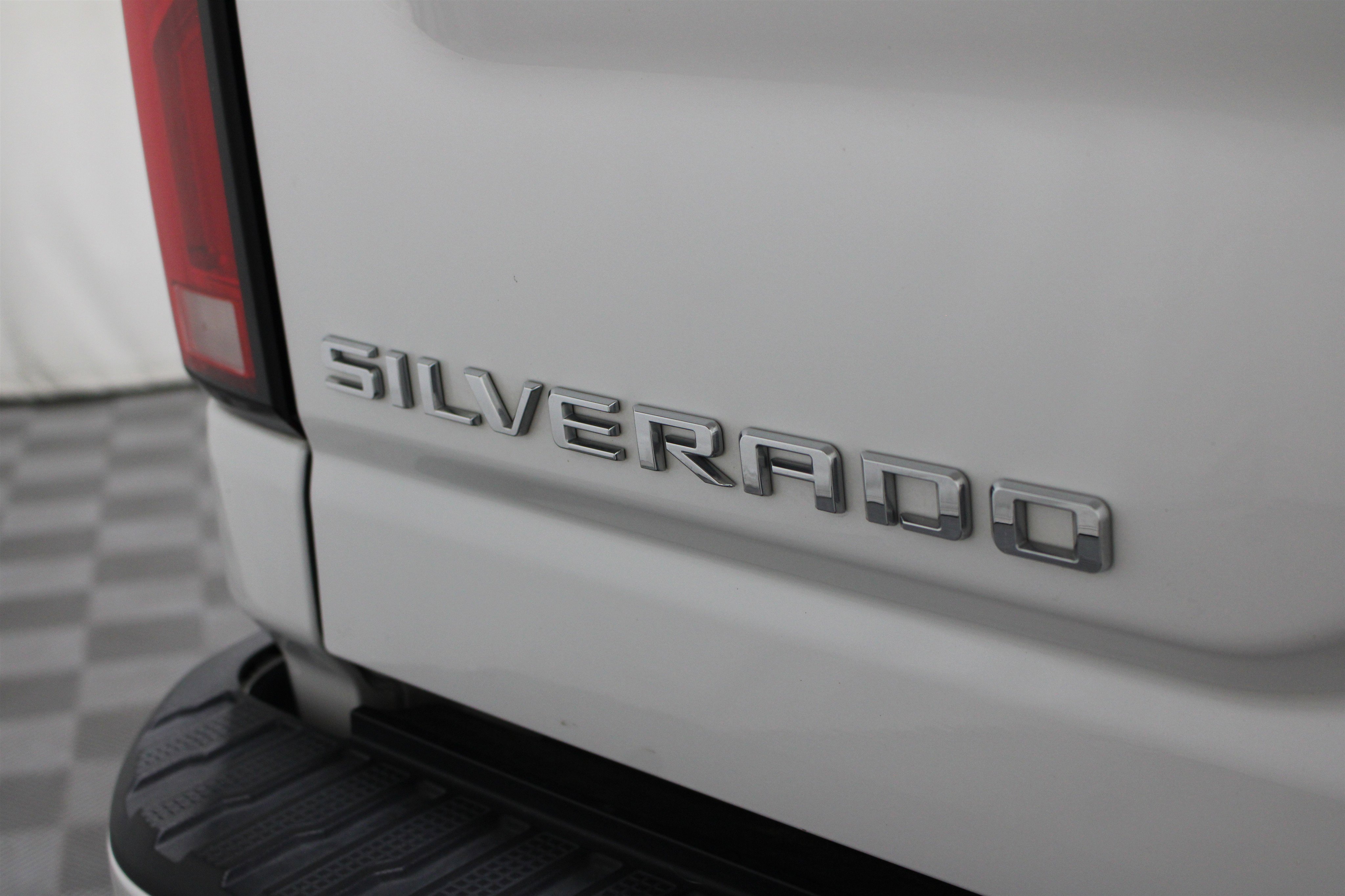 Used 2024 Chevrolet Silverado 2500 High Country w/ Technology Package AWD/4WD image 31