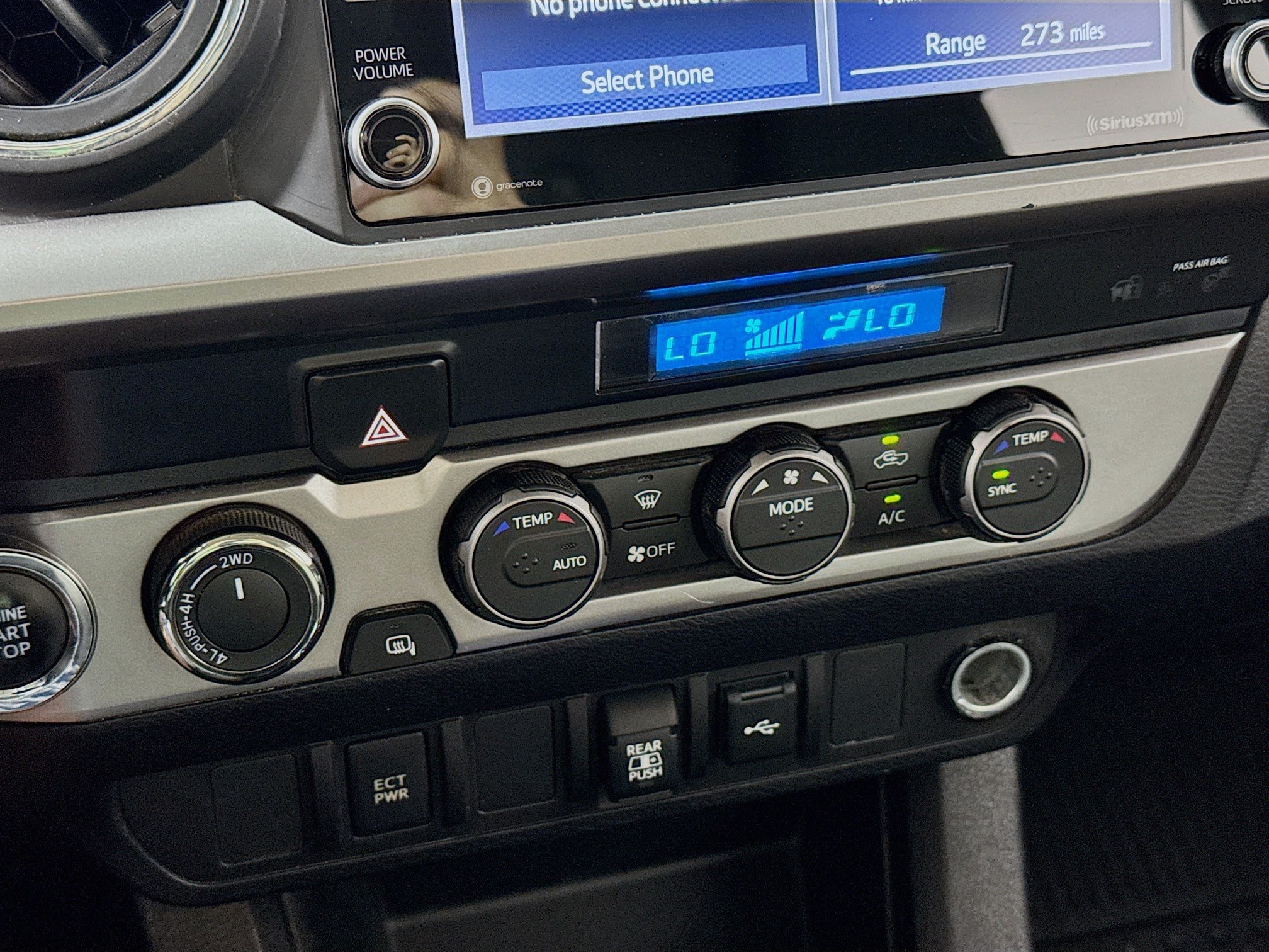 Used 2023 Toyota Tacoma SR5 AWD/4WD image 17