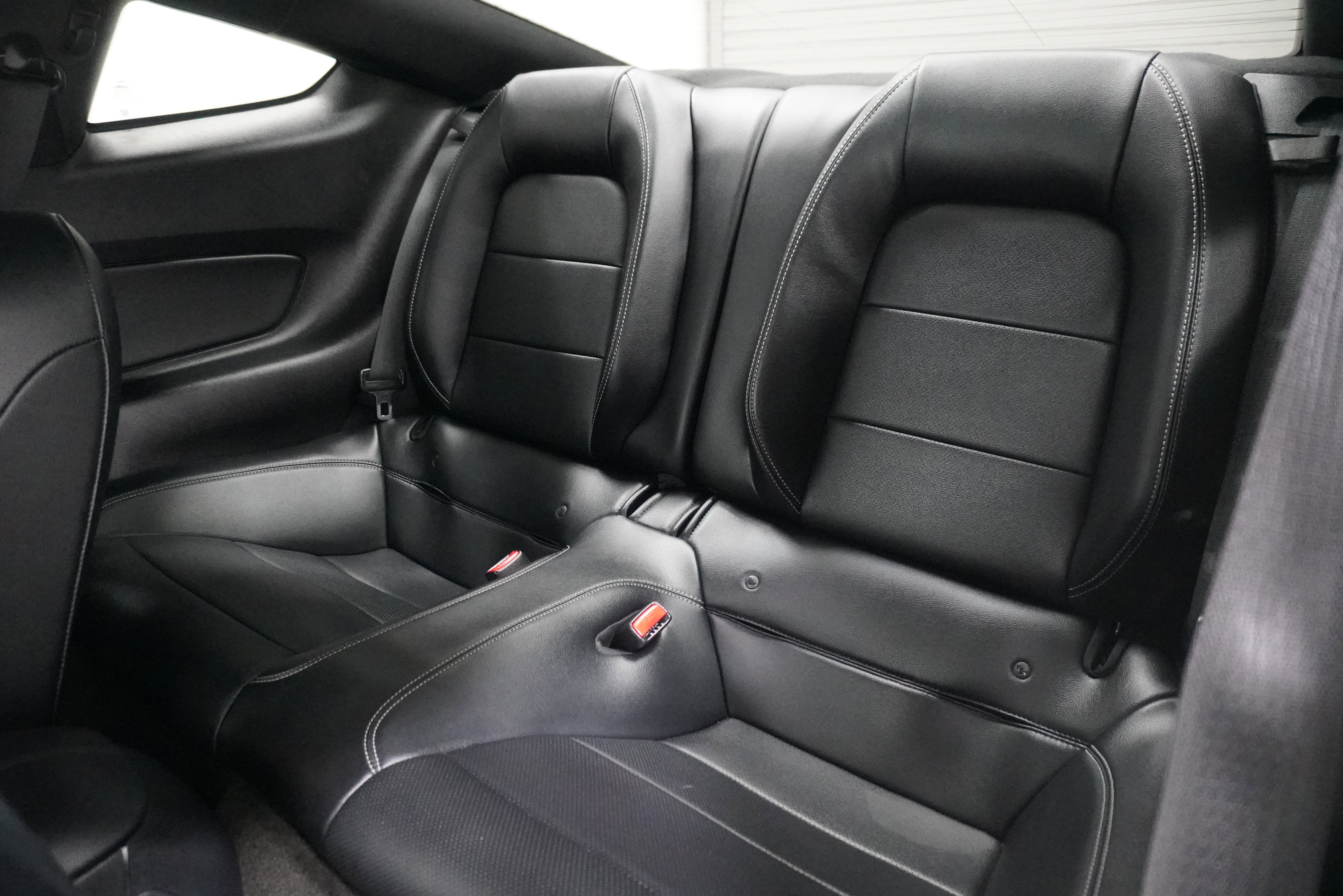 Used 2016 Ford Mustang GT Premium w/ Equipment Group 401A RWD image 14