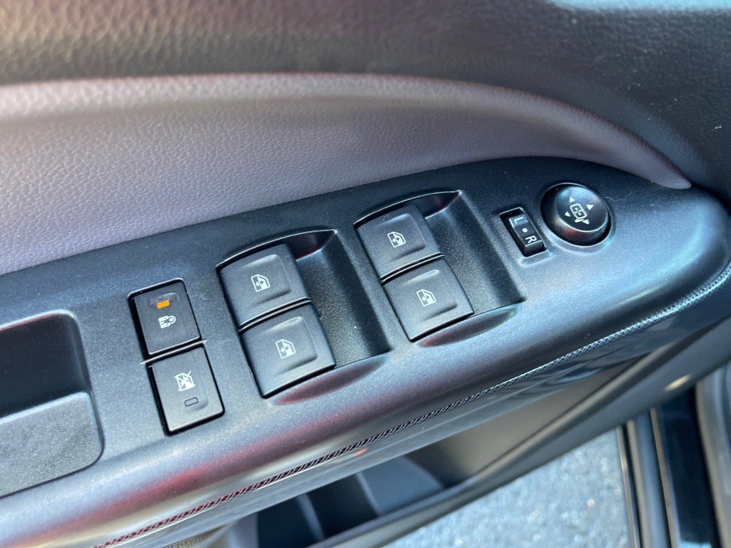 Used 2021 Chevrolet Colorado Z71 w/ Z71 Midnight Edition image 8